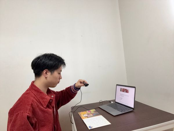 絵本のキャラクターと対話できるインタラクティブ体験システムの開発 のサムネイル