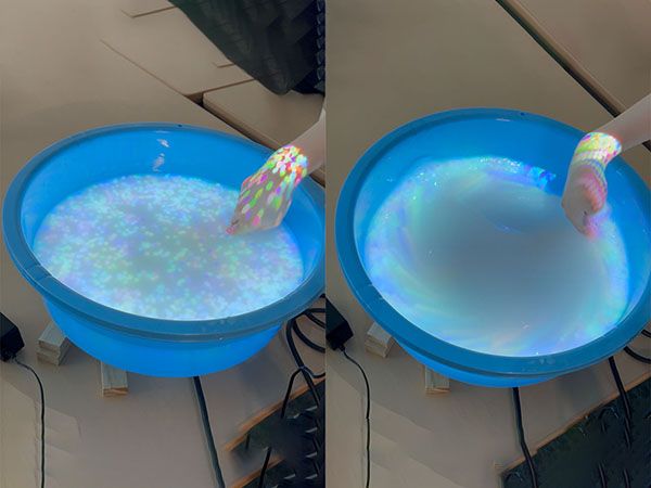 容器内の水の動きを反映したインタラクティブ映像コンテンツの検討 のサムネイル