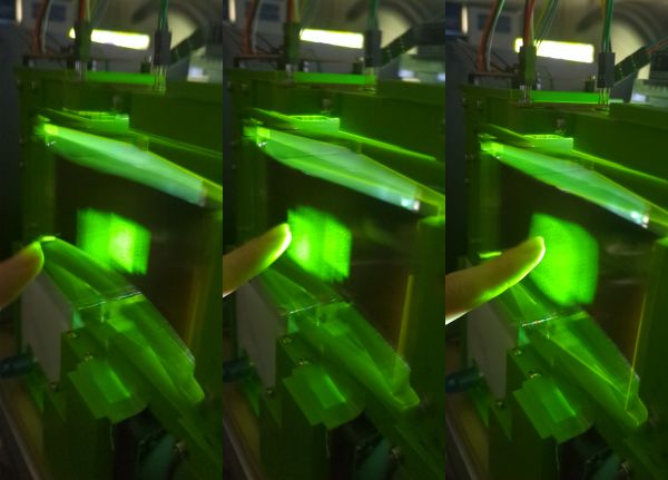 物理的実体を知覚可能なインタラクティブボリュメトリックディスプレイ のサムネイル